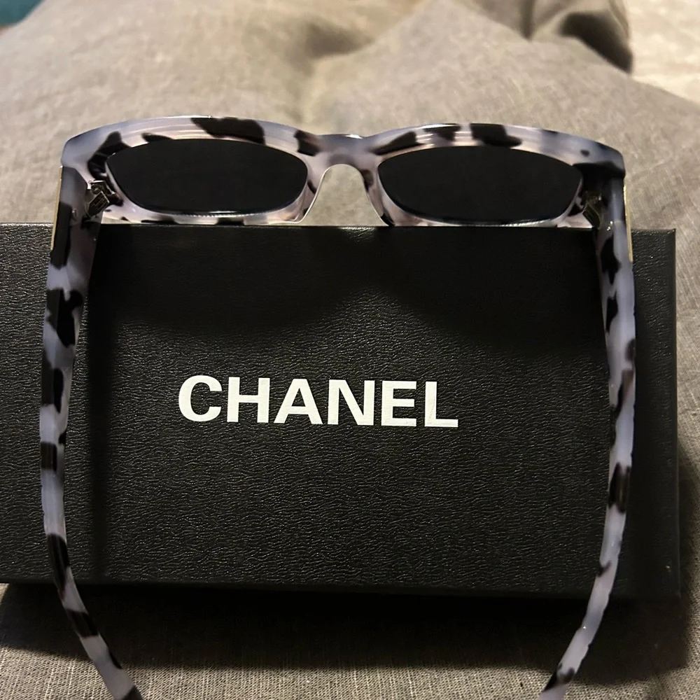 Women’s CHANEL Oval Sunglasses NEW